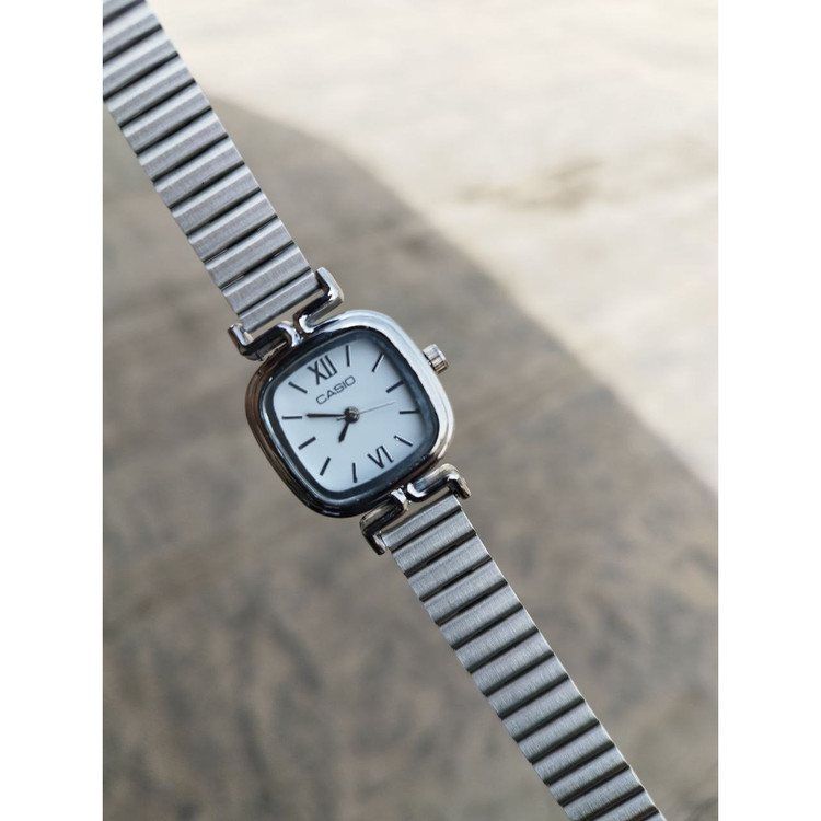 ساعت مچی زنانه بند استیل کرکره ای کاسیو مربع پاپیونی Casio
