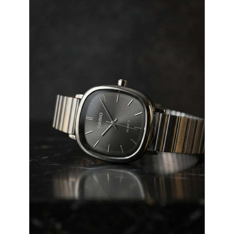 ساعت مچی زنانه بند استیل کرکره ای کاسیو مربع Casio