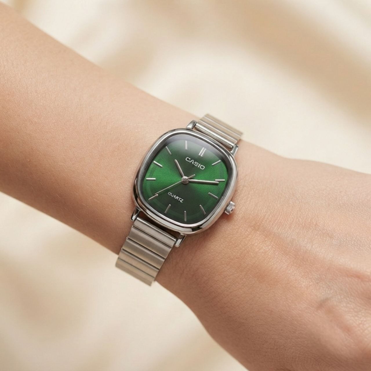 ساعت مچی زنانه بند استیل کرکره ای کاسیو مربع Casio
